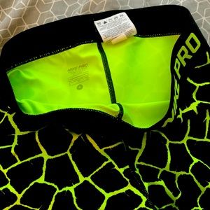 Nike small, dry fit workout leggings